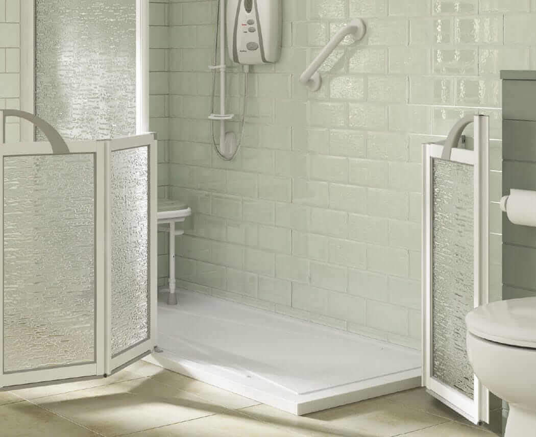 Full heigh walk in shower with bifold doors