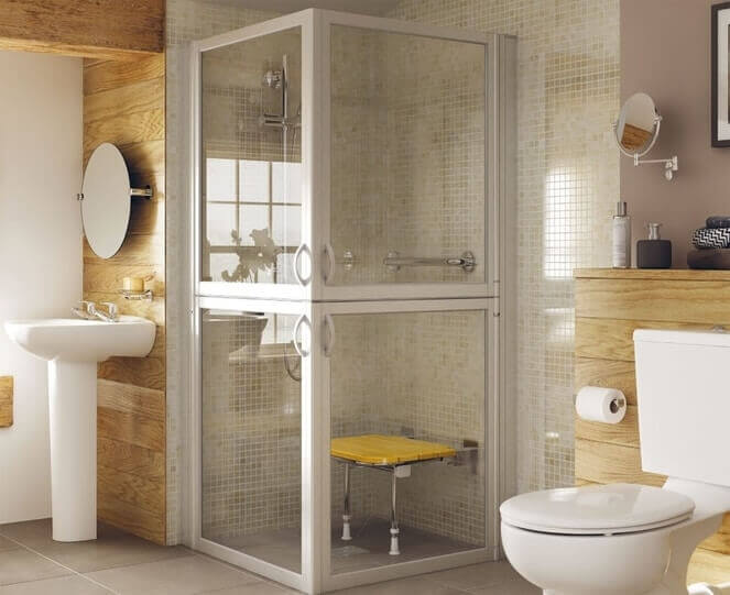 Full height walk in shower with stable enclosure