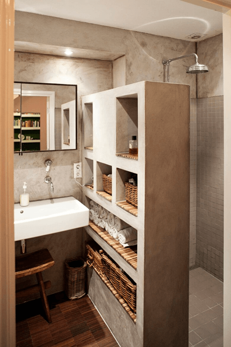 Space-saving small bathroom layout
